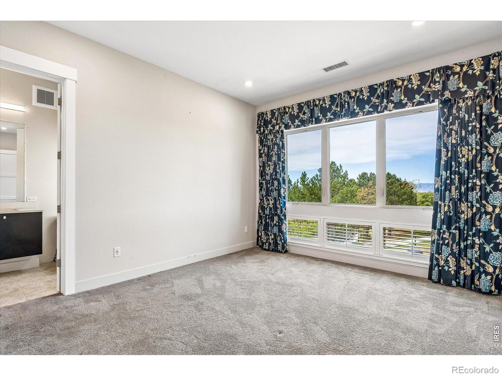 MLS Image #29 for 4885 s monaco street,denver, Colorado