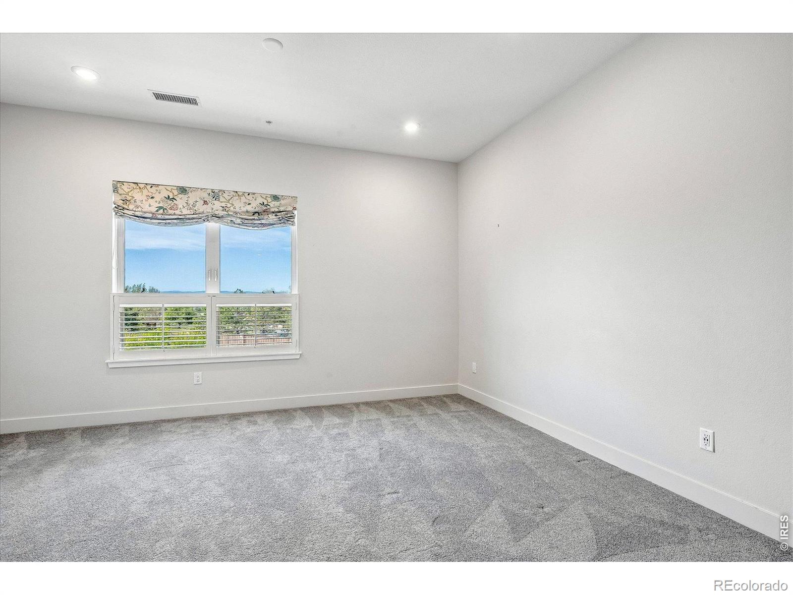 MLS Image #34 for 4885 s monaco street,denver, Colorado