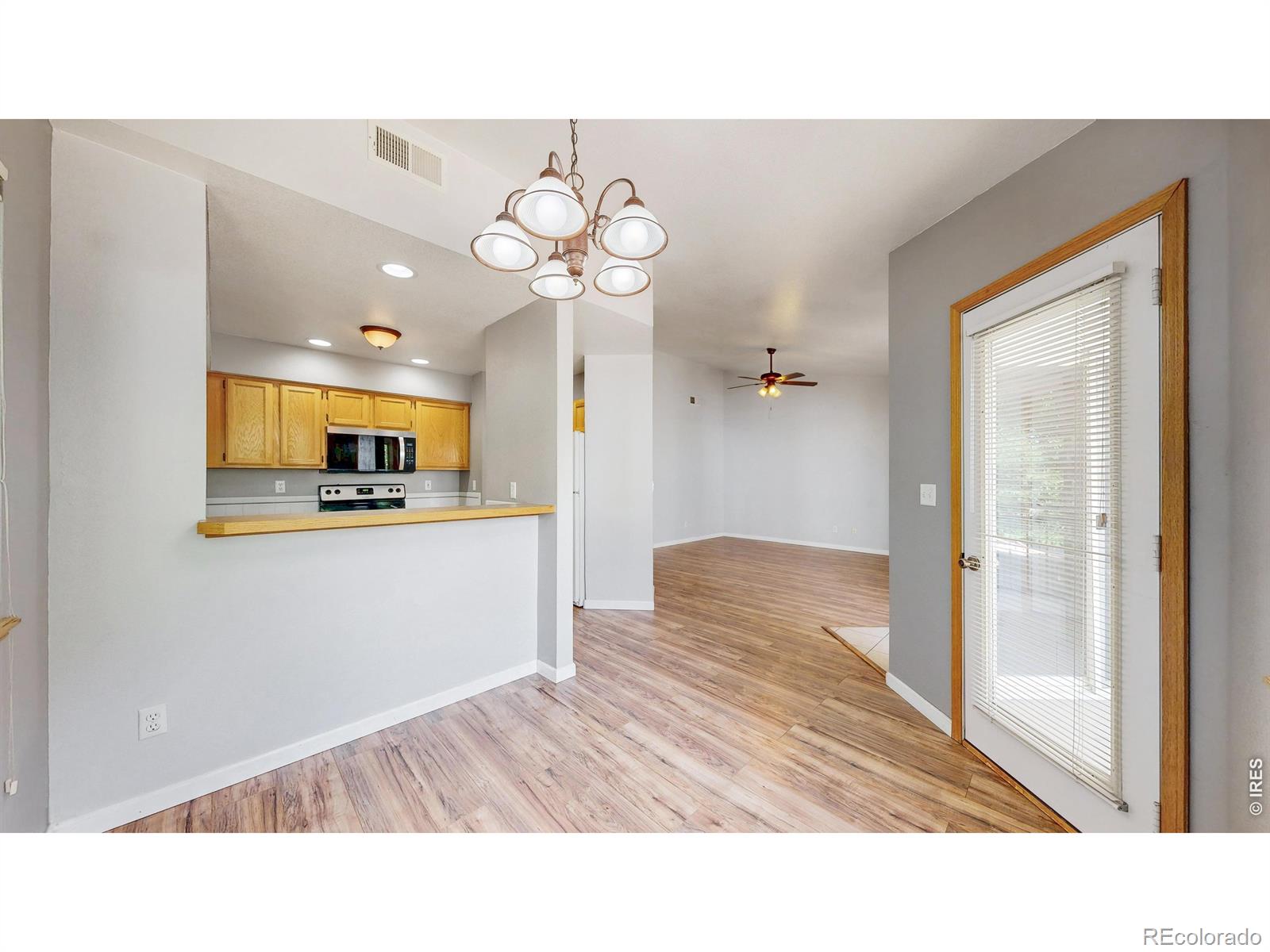 MLS Image #7 for 950  52nd avenue court,greeley, Colorado