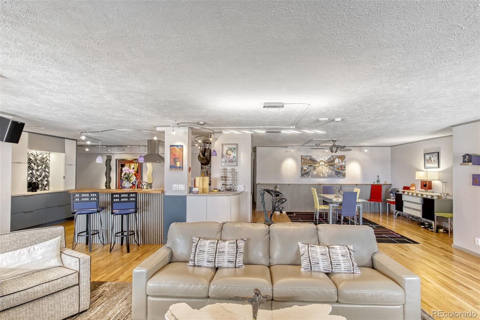 MLS Image #4 for 1777  larimer street 1908,denver, Colorado