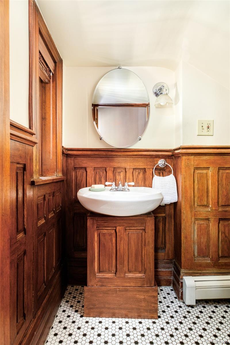MLS Image #18 for 929 n pearl street,denver, Colorado