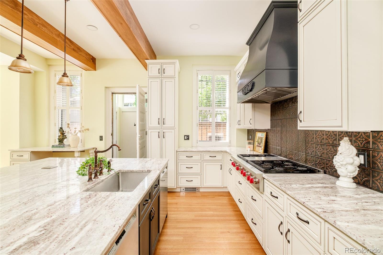 MLS Image #25 for 929 n pearl street,denver, Colorado