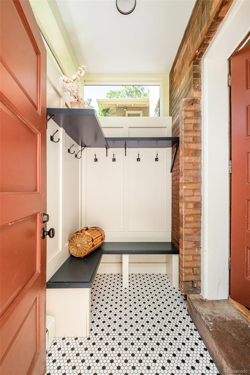 MLS Image #28 for 929 n pearl street,denver, Colorado