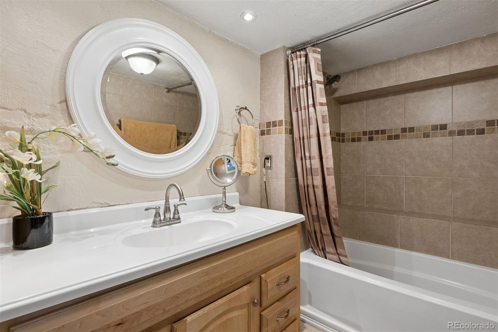 MLS Image #19 for 364 n clarkson street,denver, Colorado