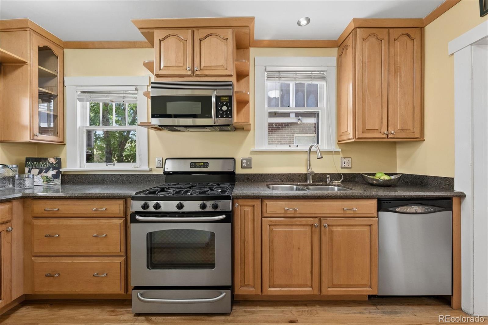 MLS Image #4 for 364 n clarkson street,denver, Colorado