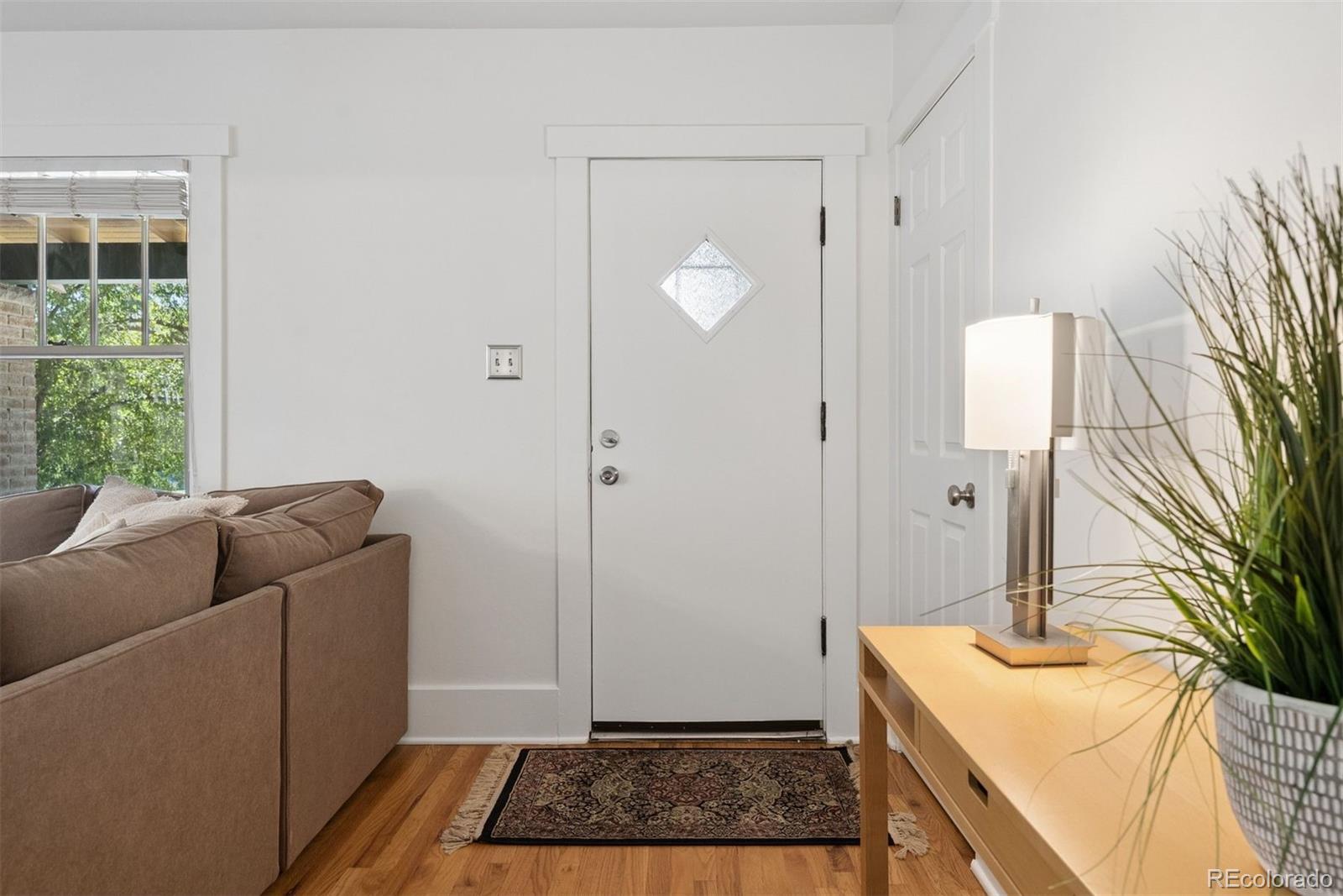 MLS Image #5 for 364 n clarkson street,denver, Colorado