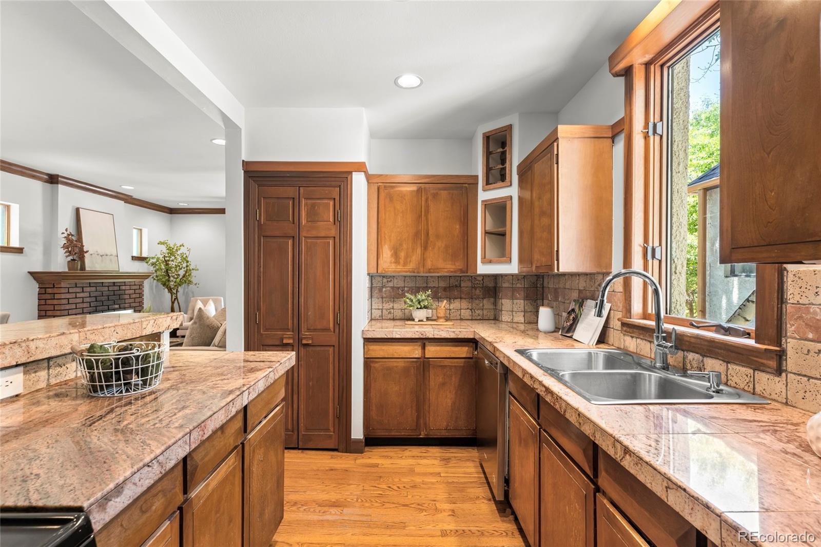 MLS Image #9 for 458 s downing street,denver, Colorado
