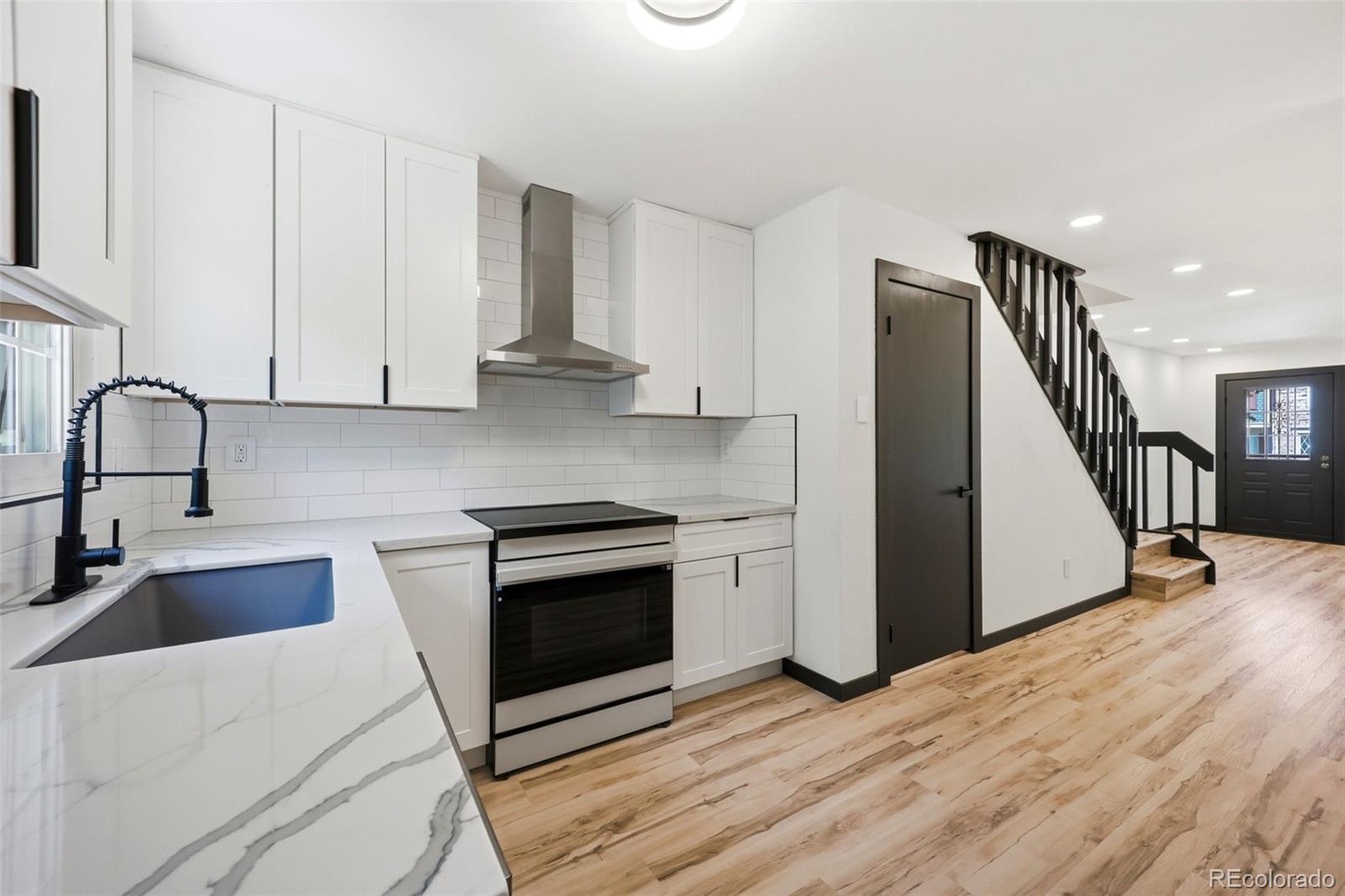 MLS Image #8 for 8217 s fillmore way,centennial, Colorado