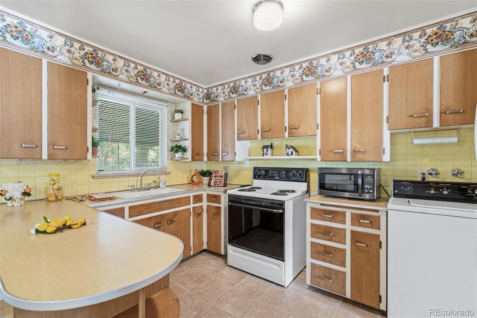 MLS Image #6 for 5845 w 37th avenue,denver, Colorado