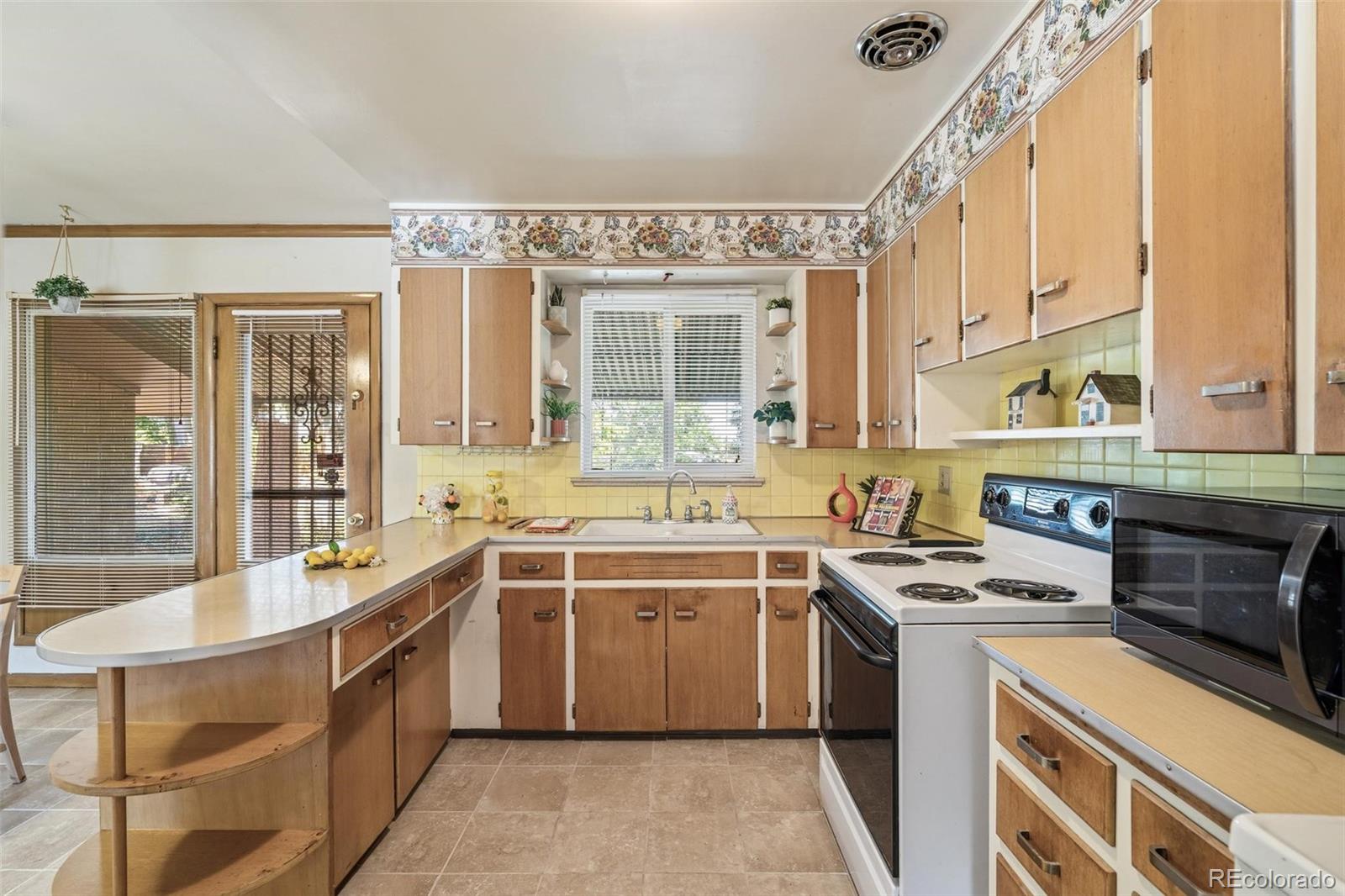 MLS Image #7 for 5845 w 37th avenue,denver, Colorado