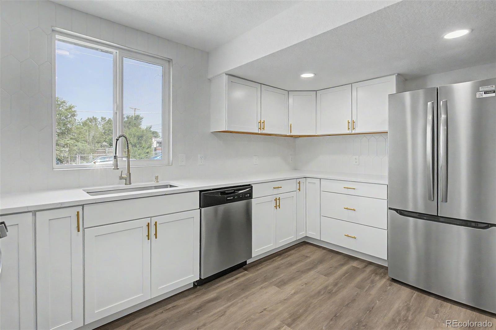 MLS Image #11 for 901 s raleigh street,denver, Colorado
