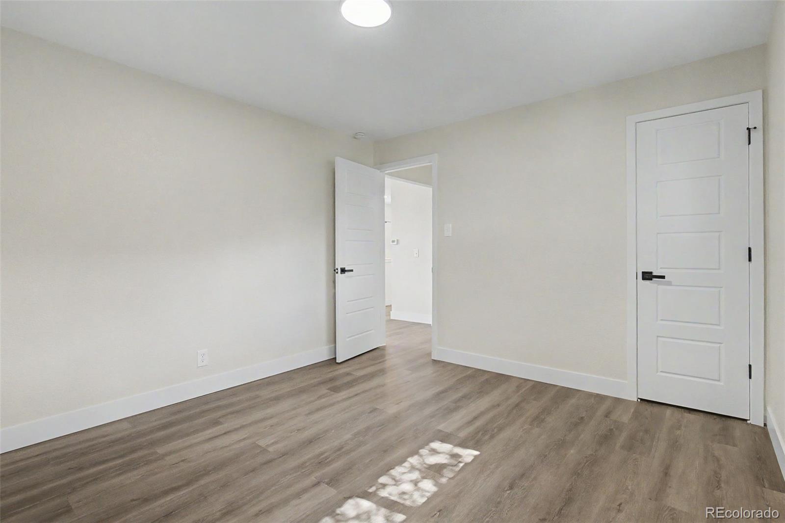 MLS Image #12 for 901 s raleigh street,denver, Colorado