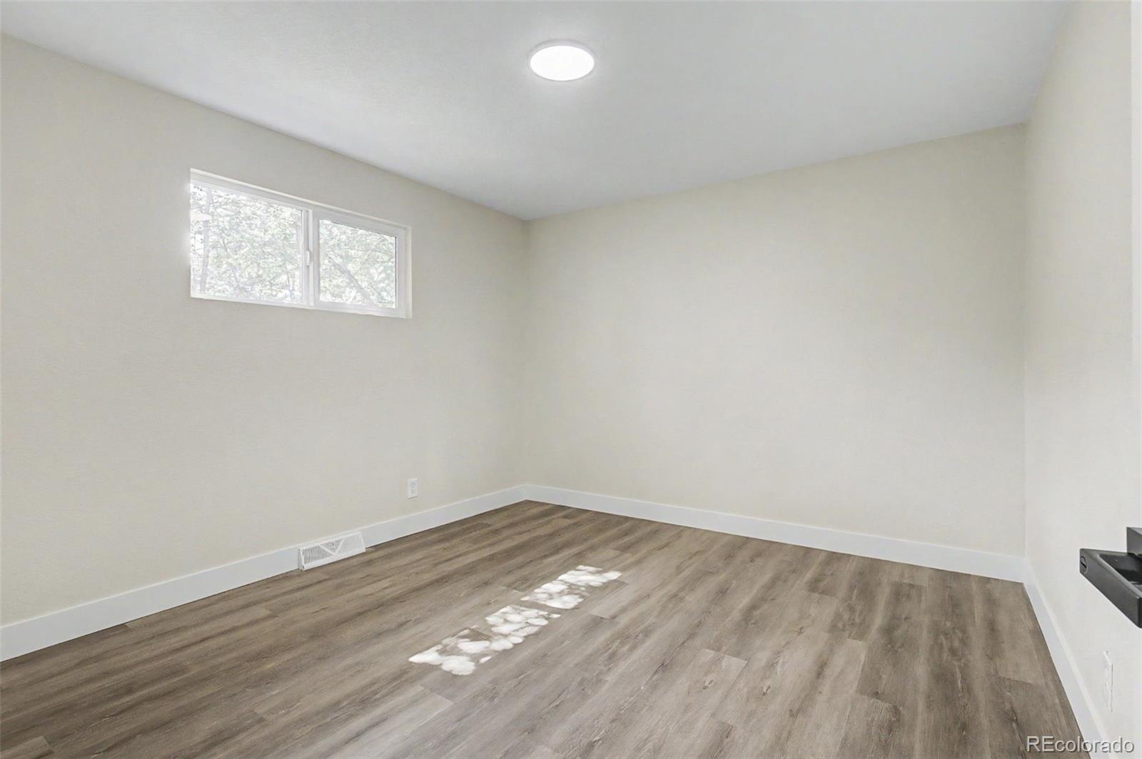 MLS Image #13 for 901 s raleigh street,denver, Colorado