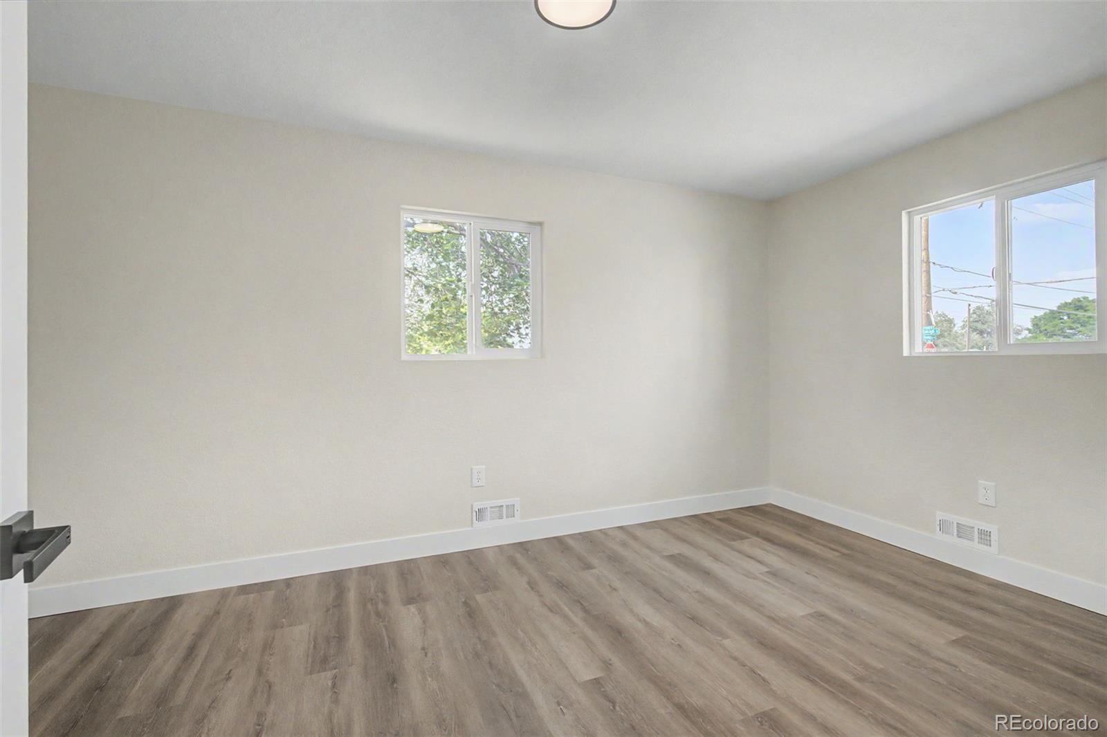 MLS Image #15 for 901 s raleigh street,denver, Colorado