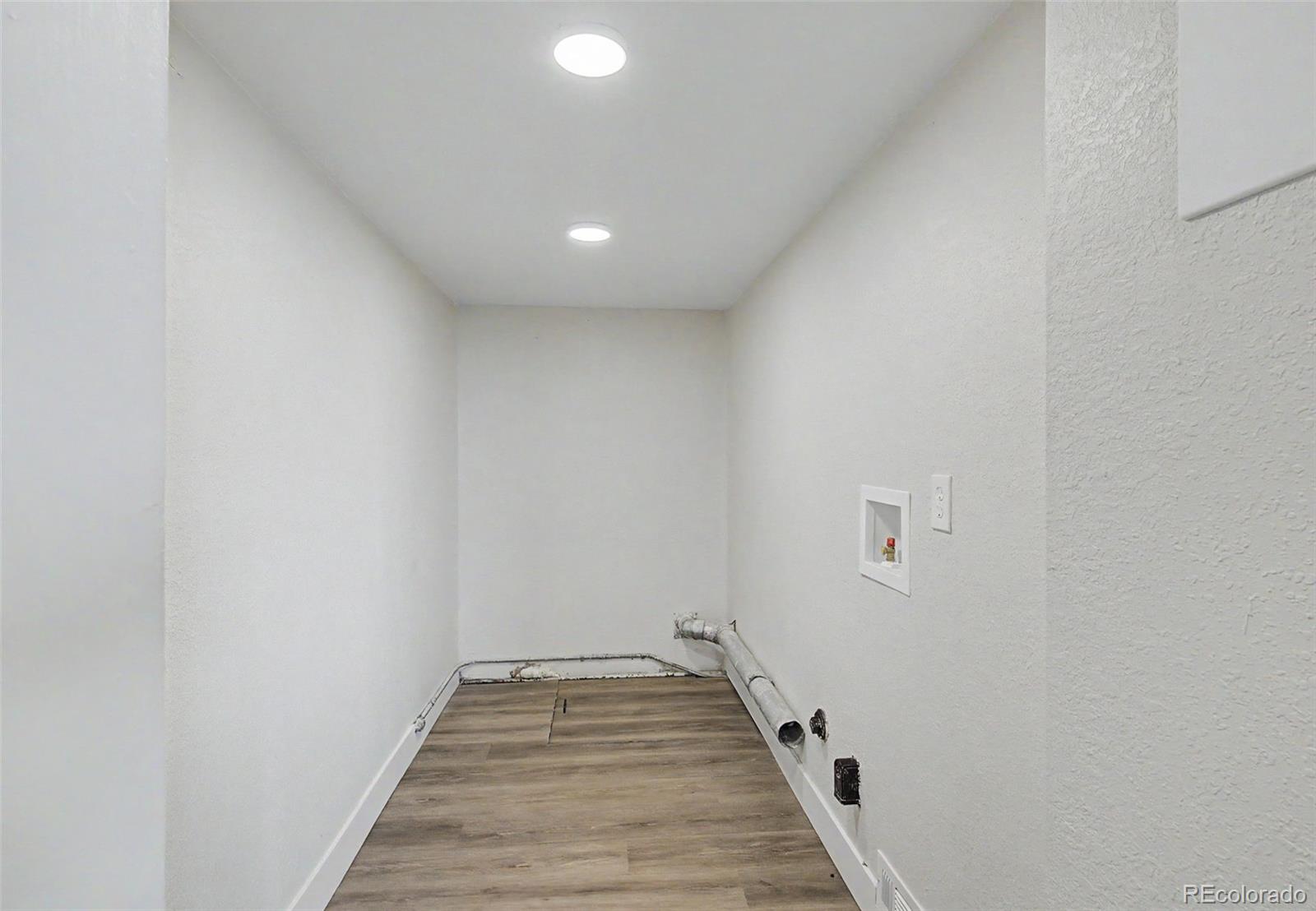 MLS Image #18 for 901 s raleigh street,denver, Colorado