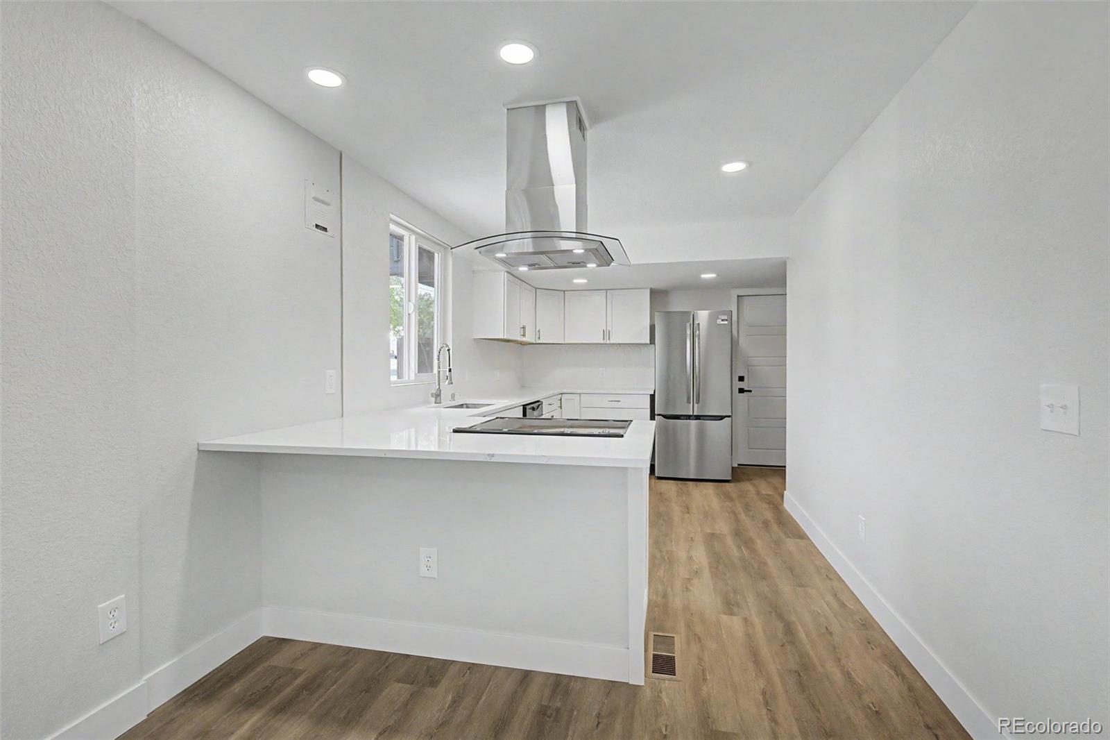 MLS Image #7 for 901 s raleigh street,denver, Colorado
