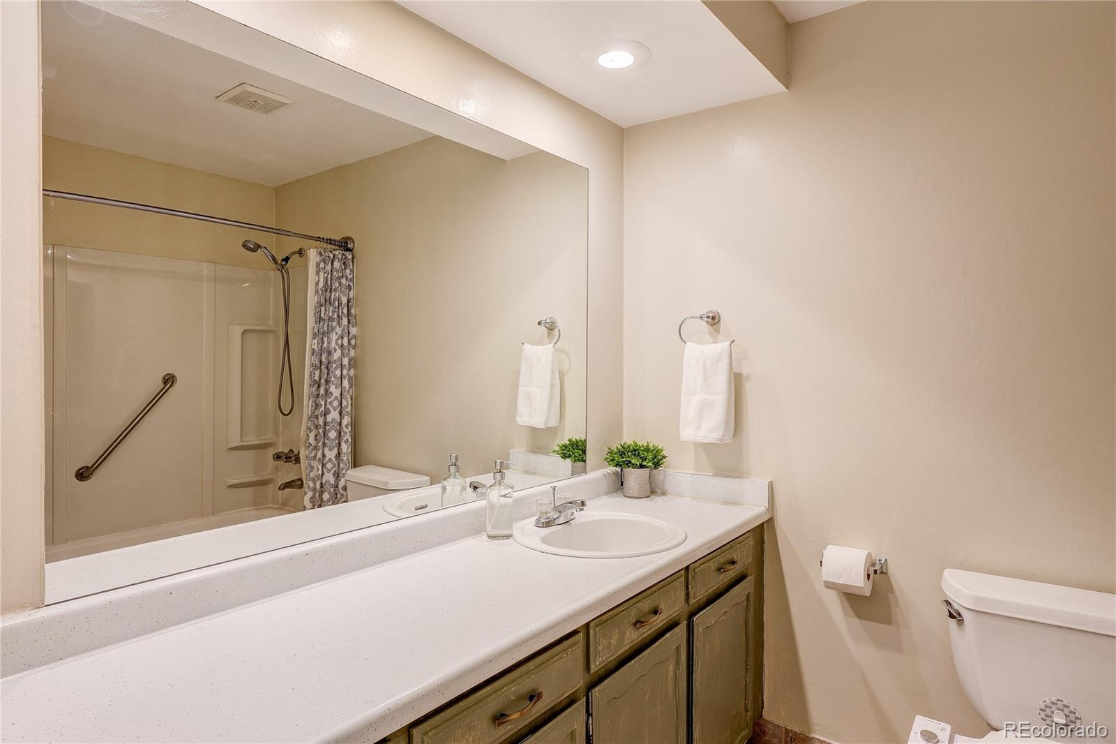 MLS Image #16 for 8186 e girard avenue,denver, Colorado