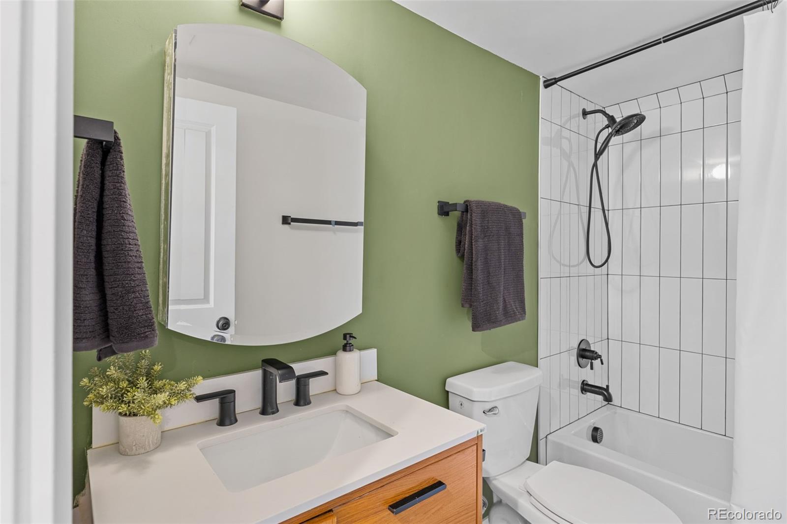 MLS Image #38 for 1442  stuart street,denver, Colorado