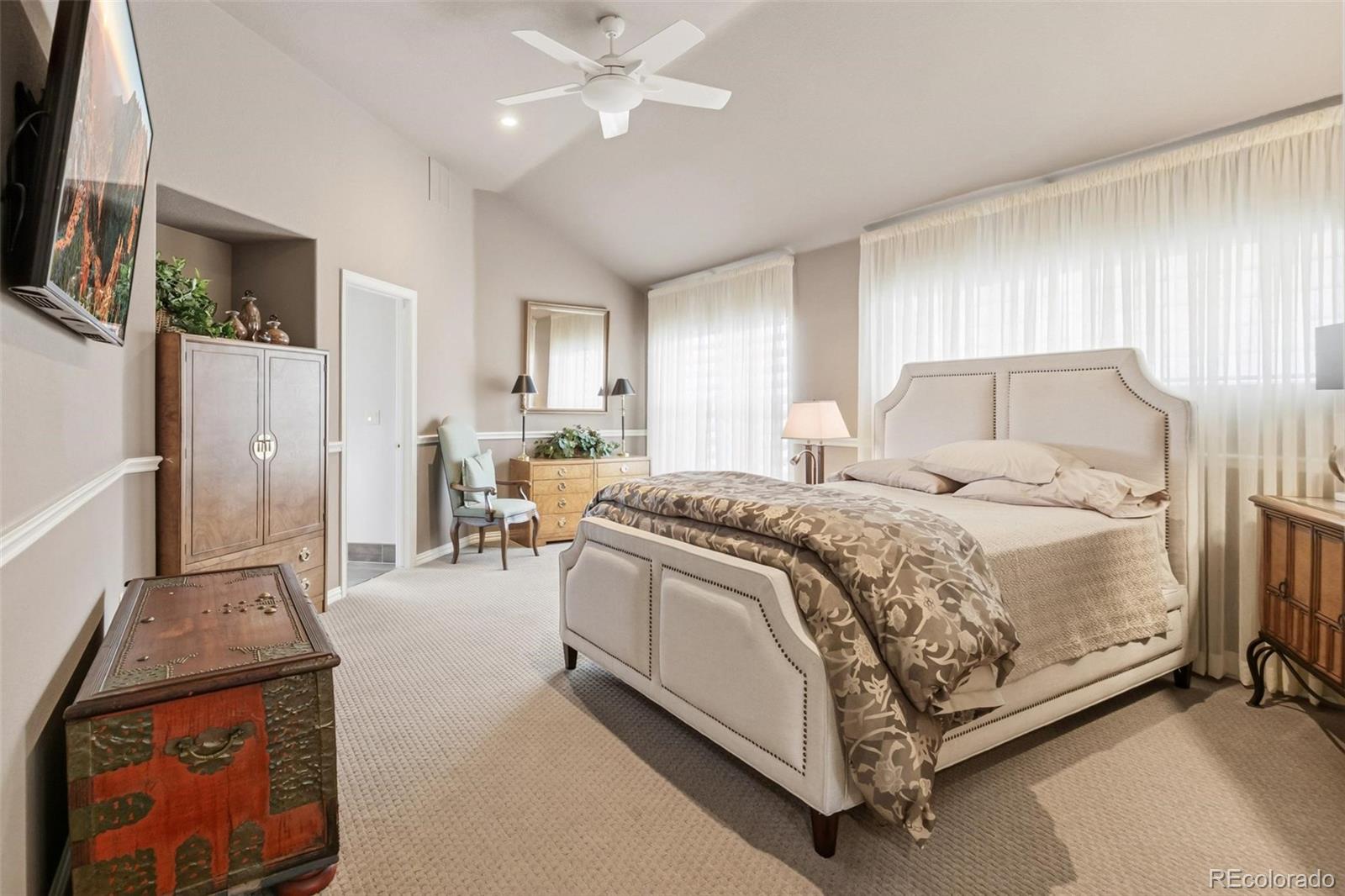 MLS Image #16 for 1011 s valentia street,denver, Colorado