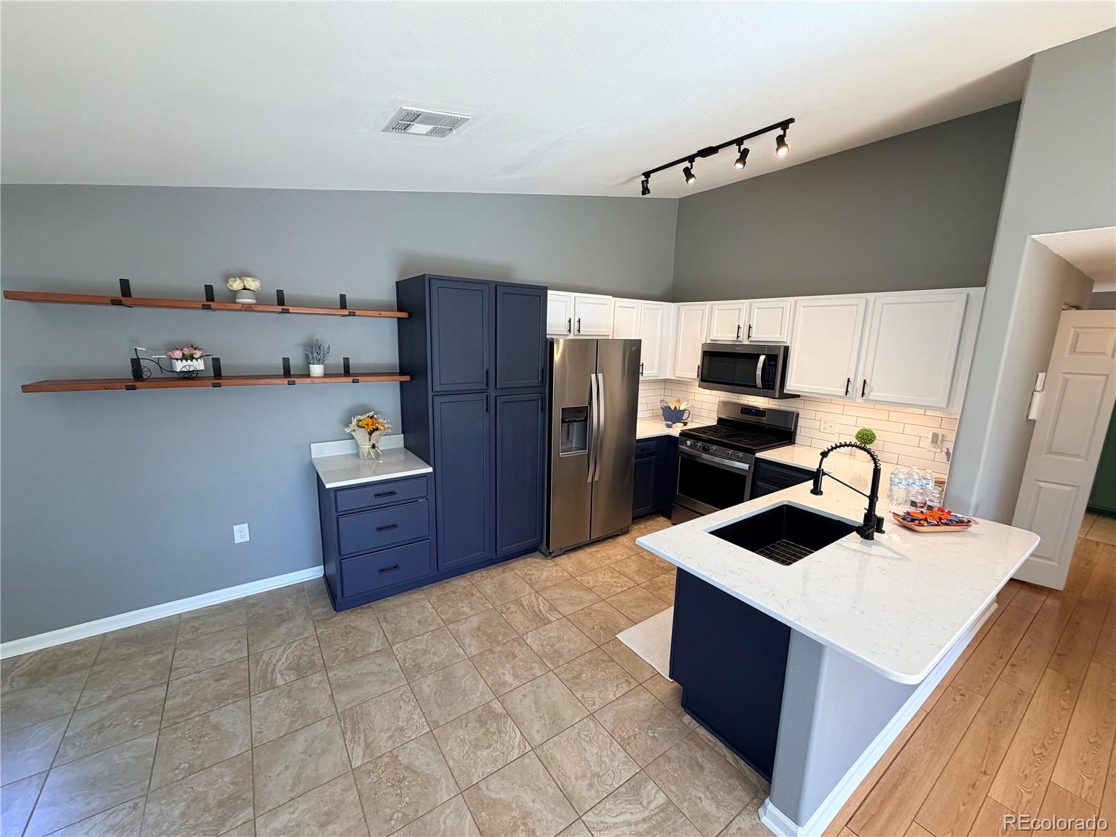 MLS Image #1 for 8485  pebble creek way,highlands ranch, Colorado