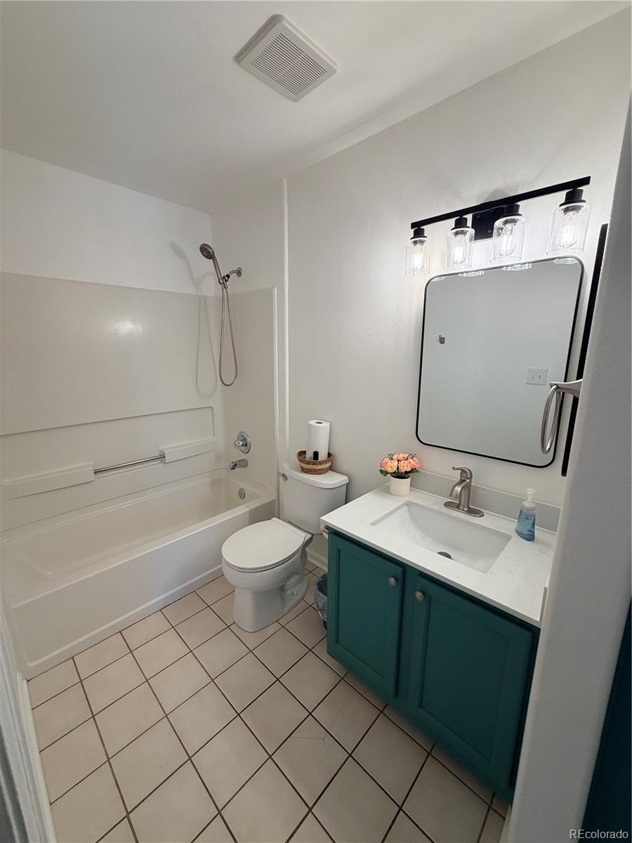 MLS Image #3 for 8485  pebble creek way,highlands ranch, Colorado
