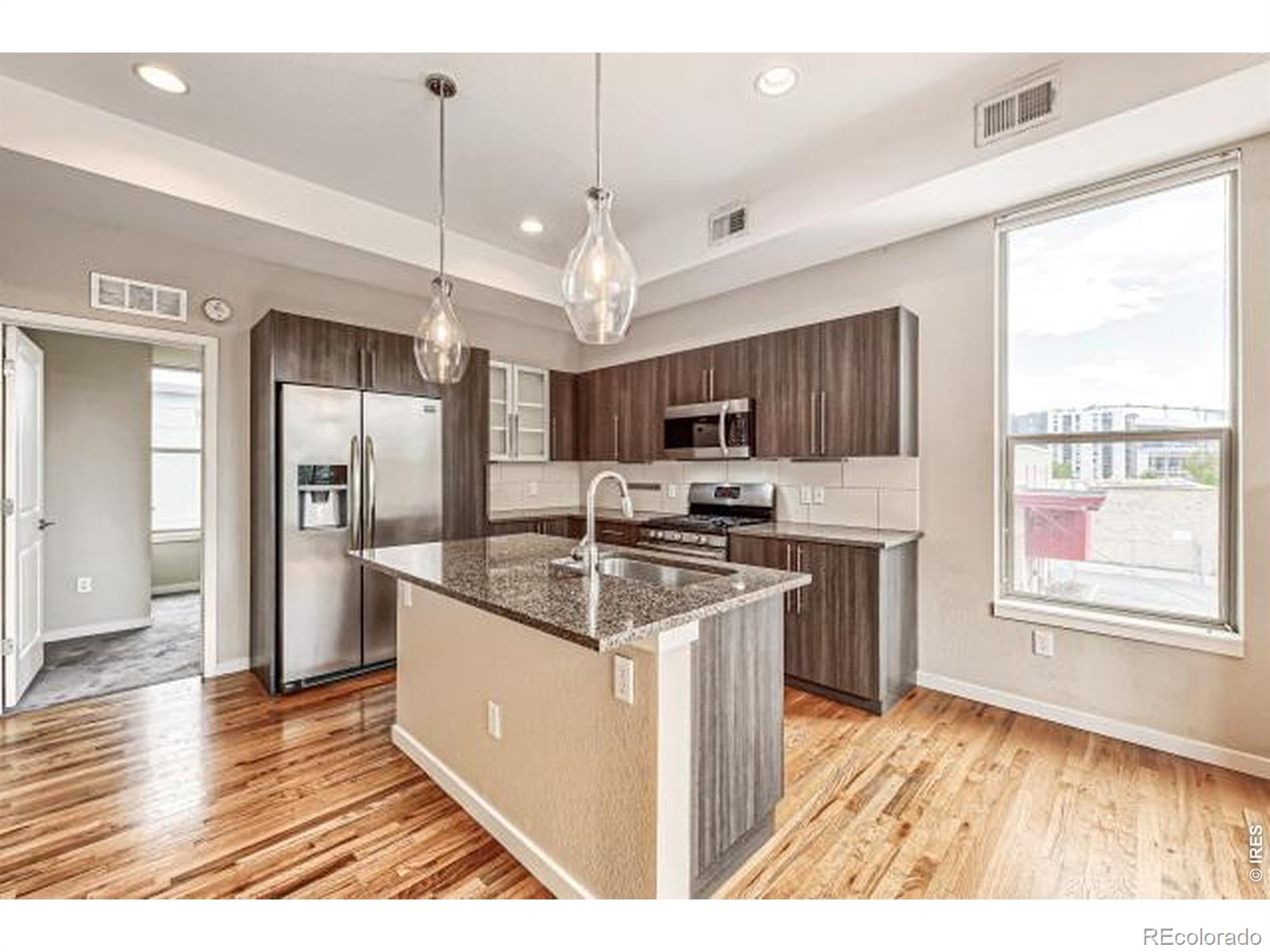 MLS Image #4 for 2100 n clay street,denver, Colorado