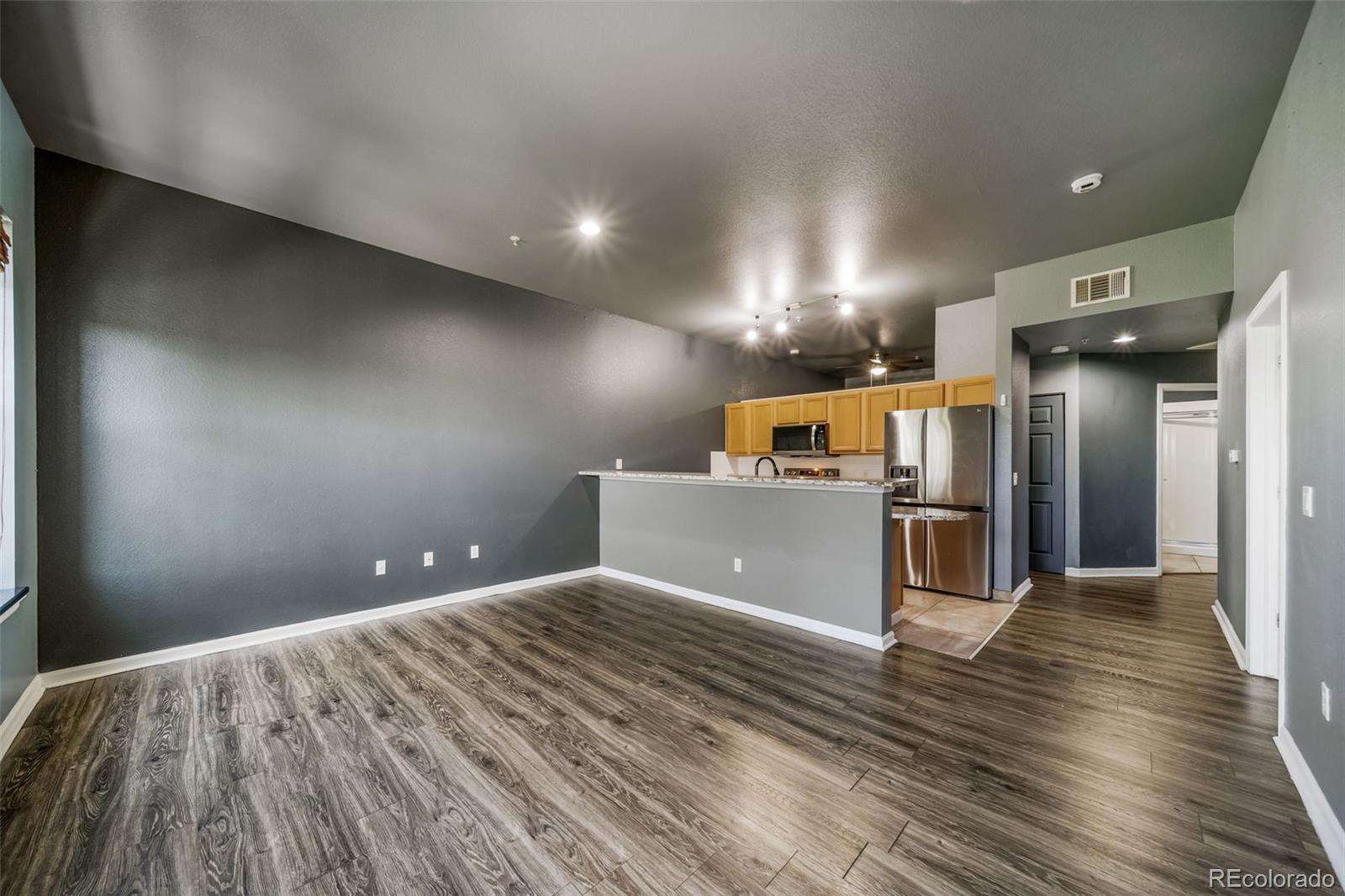MLS Image #10 for 15475  andrews drive 305,denver, Colorado