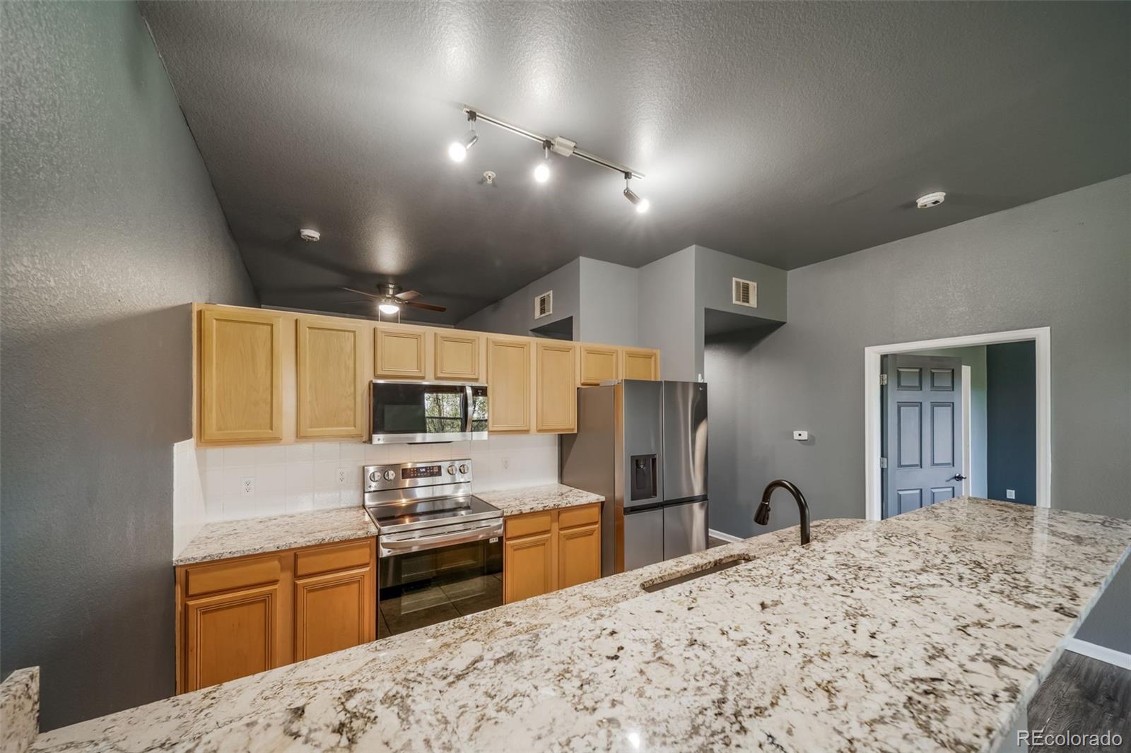 MLS Image #11 for 15475  andrews drive 305,denver, Colorado