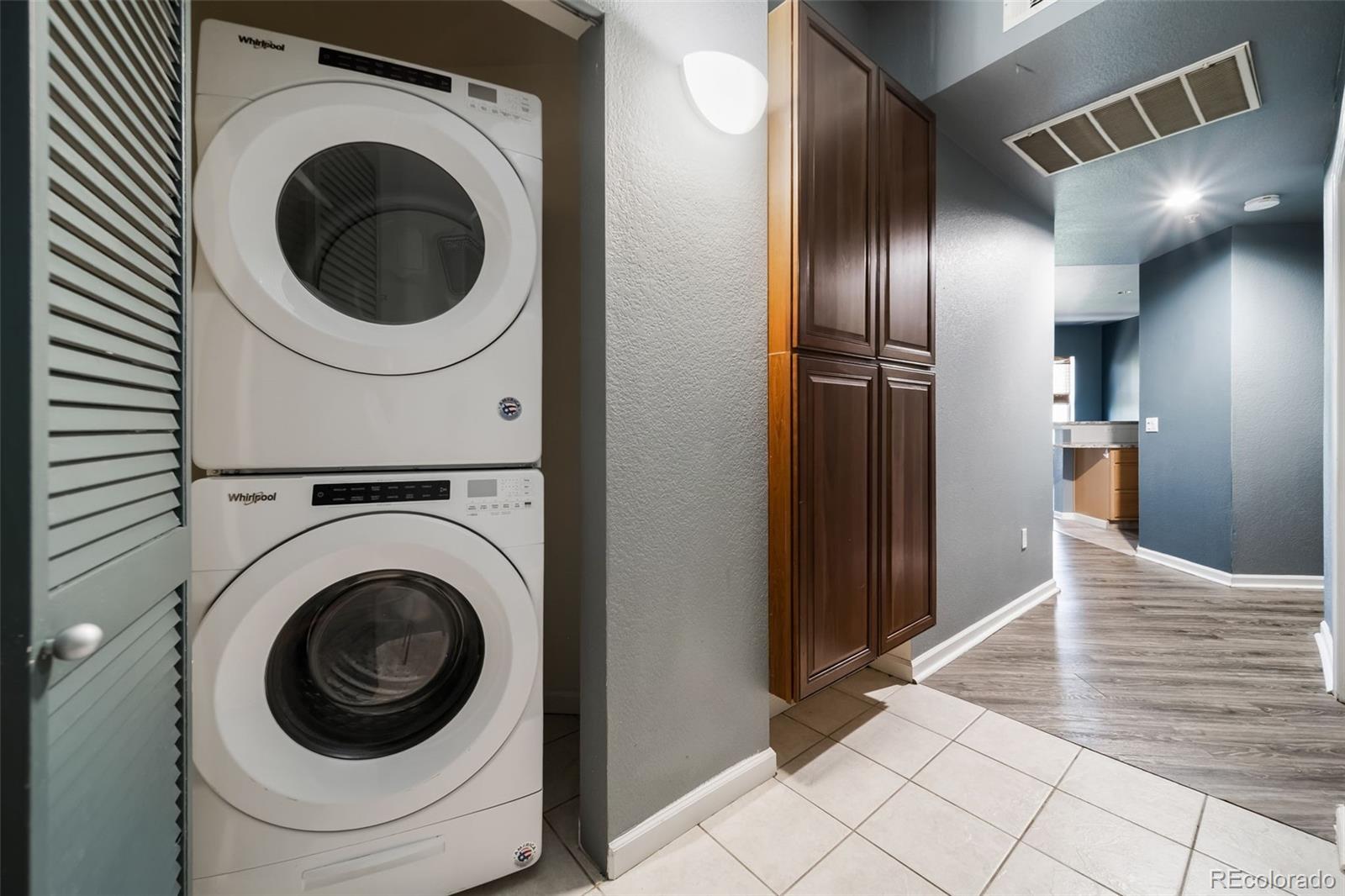 MLS Image #29 for 15475  andrews drive 305,denver, Colorado