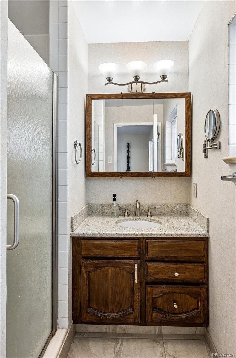 MLS Image #14 for 8264 e kenyon drive,denver, Colorado