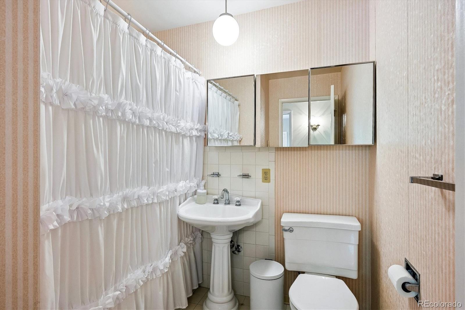 MLS Image #15 for 8264 e kenyon drive,denver, Colorado