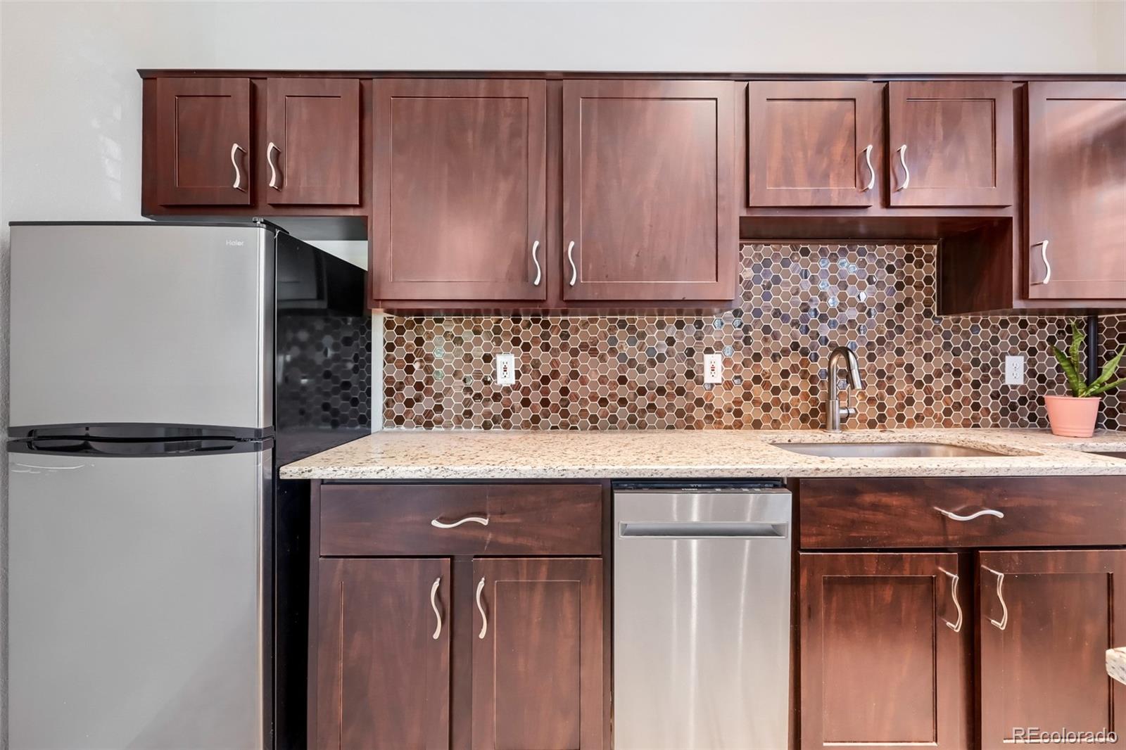 MLS Image #11 for 1356 n pearl street 202,denver, Colorado