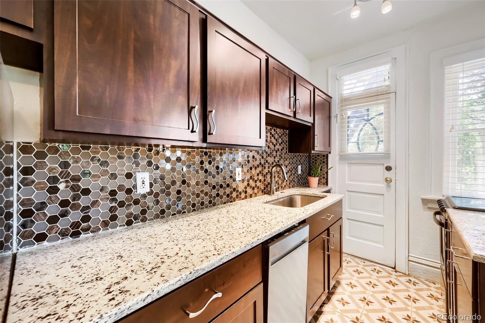 MLS Image #8 for 1356 n pearl street 202,denver, Colorado