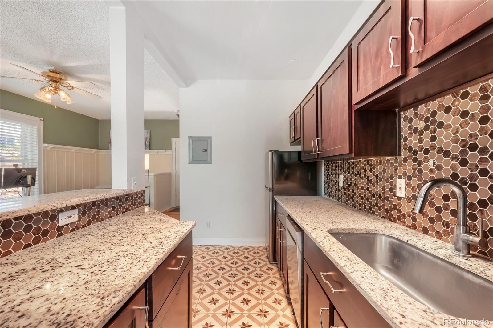 MLS Image #9 for 1356 n pearl street 202,denver, Colorado