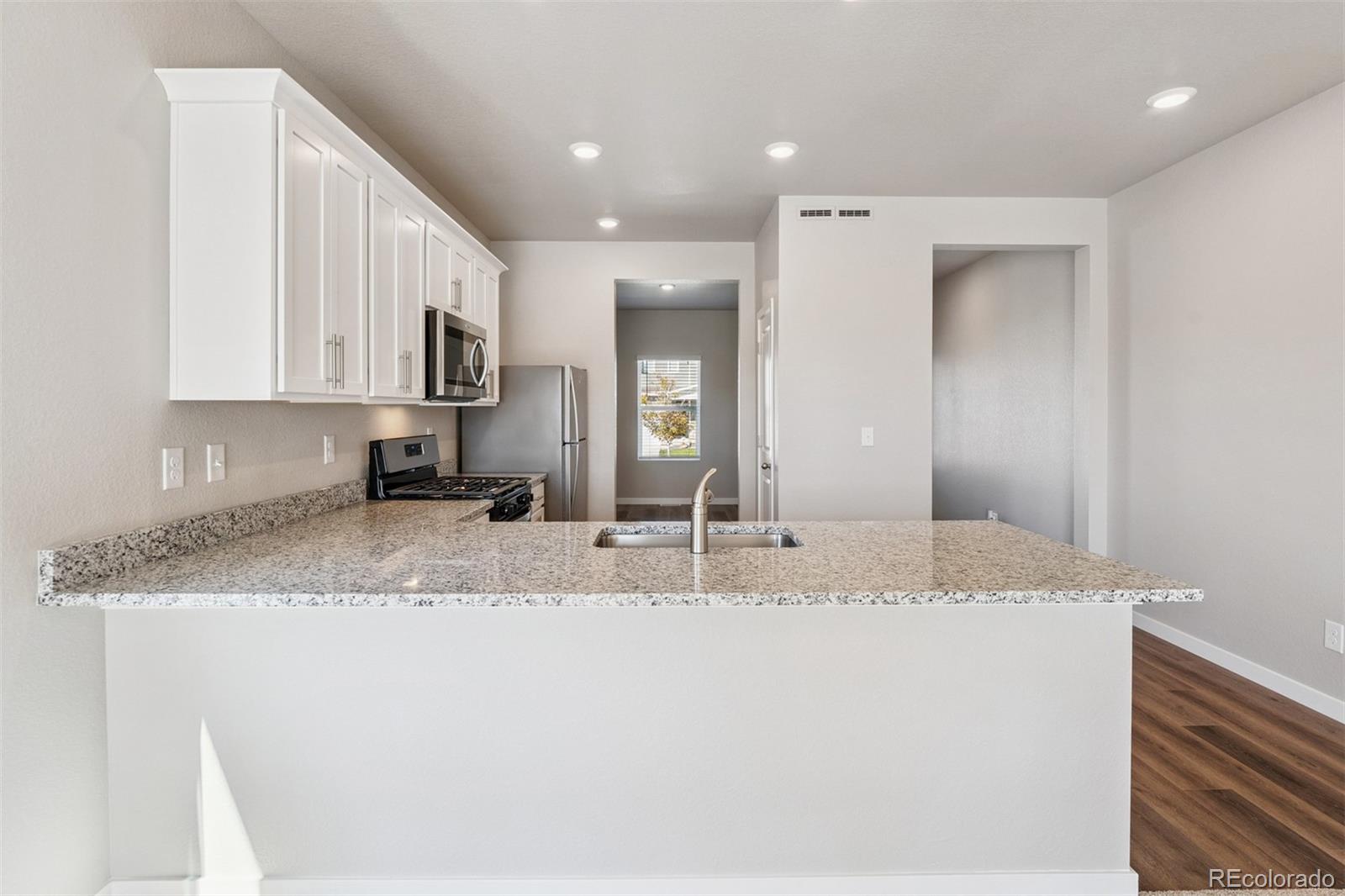 MLS Image #4 for 9390  telluride court,commerce city, Colorado