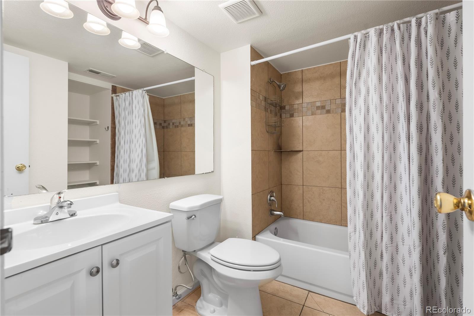 MLS Image #13 for 921 s walden street 105,aurora, Colorado