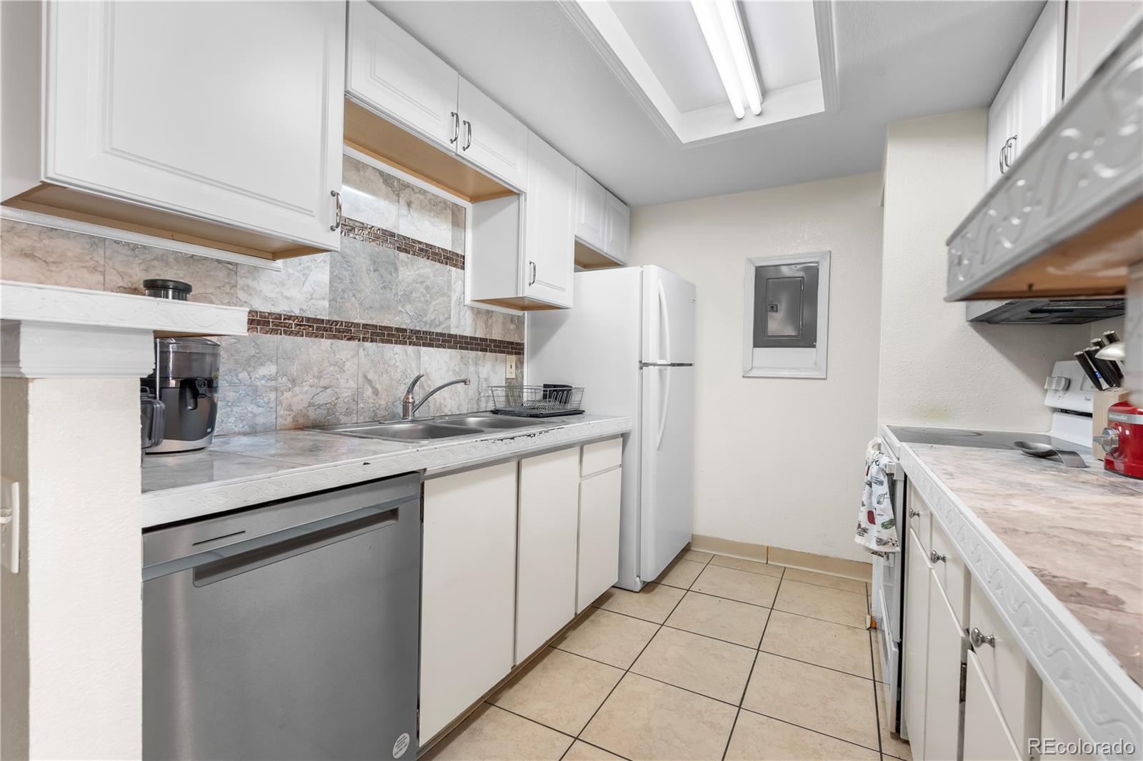 MLS Image #7 for 921 s walden street 105,aurora, Colorado