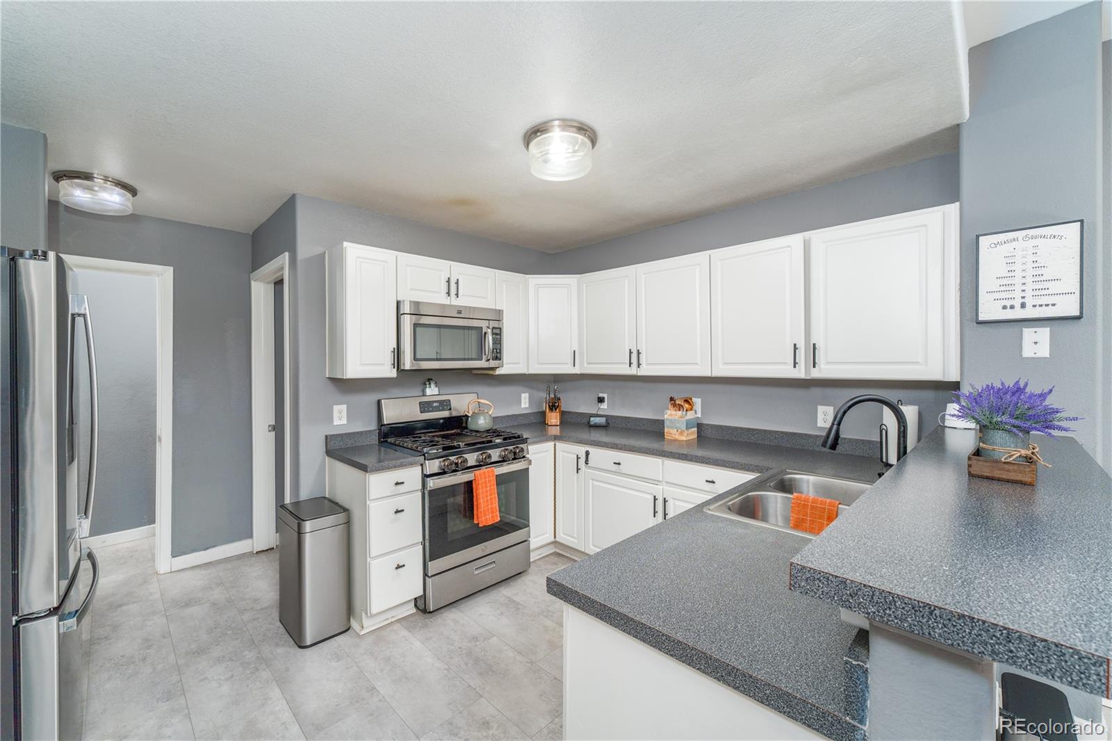 MLS Image #3 for 3923  nicki heights,colorado springs, Colorado