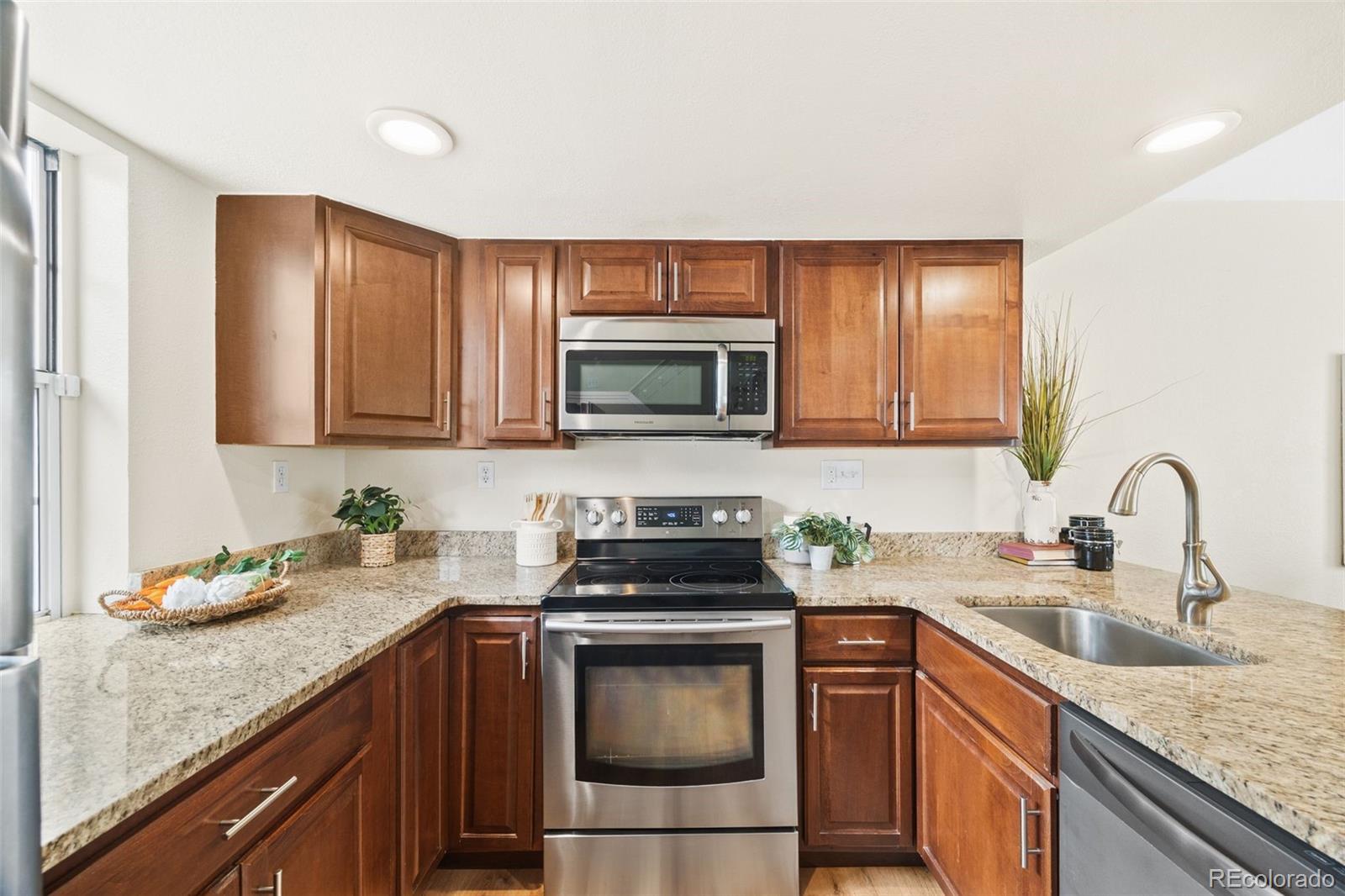 MLS Image #5 for 9433  lou drive,thornton, Colorado