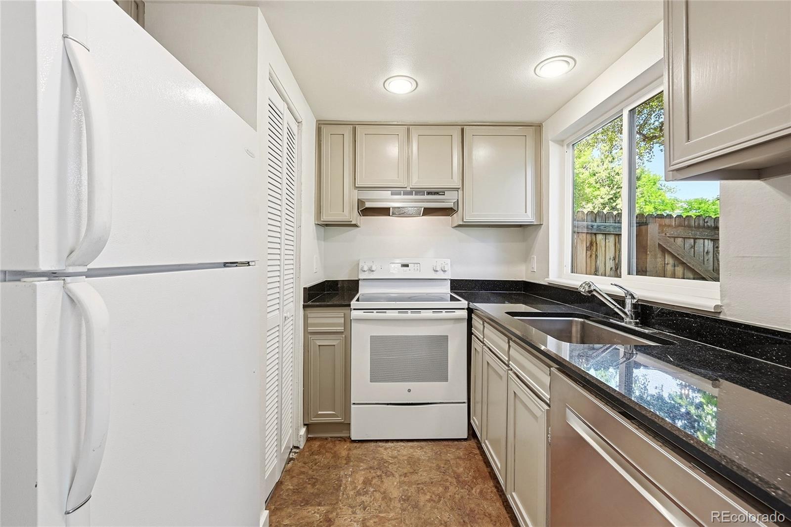 MLS Image #8 for 5975 s willow way ,englewood, Colorado
