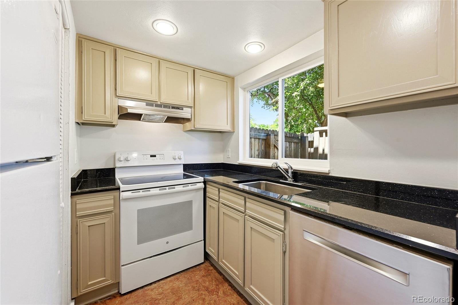 MLS Image #9 for 5975 s willow way ,englewood, Colorado
