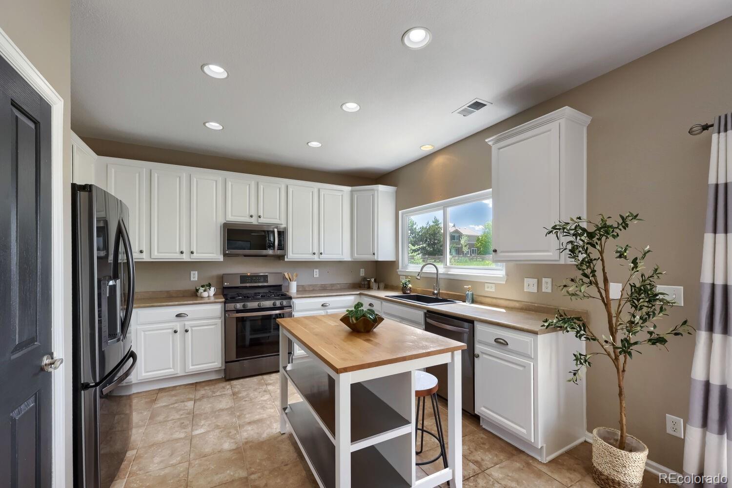 MLS Image #11 for 431  ellendale street,castle rock, Colorado