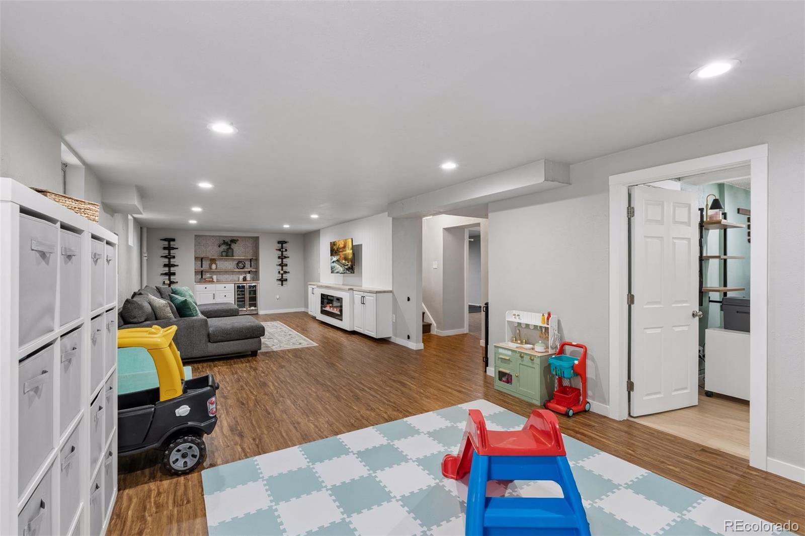 MLS Image #28 for 8308 w 72nd avenue,arvada, Colorado