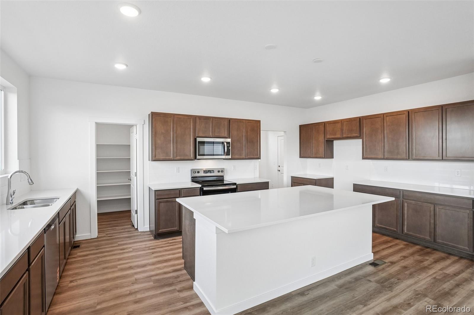 MLS Image #10 for 1460  boyle street,windsor, Colorado