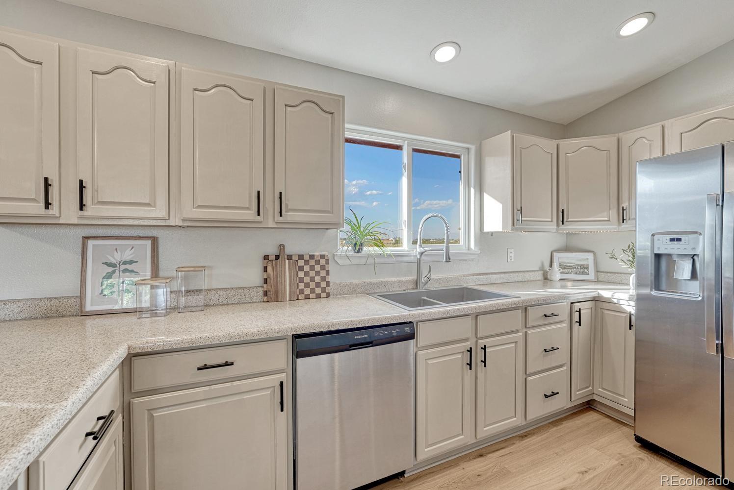 MLS Image #13 for 831 e paseo dorado drive,pueblo, Colorado