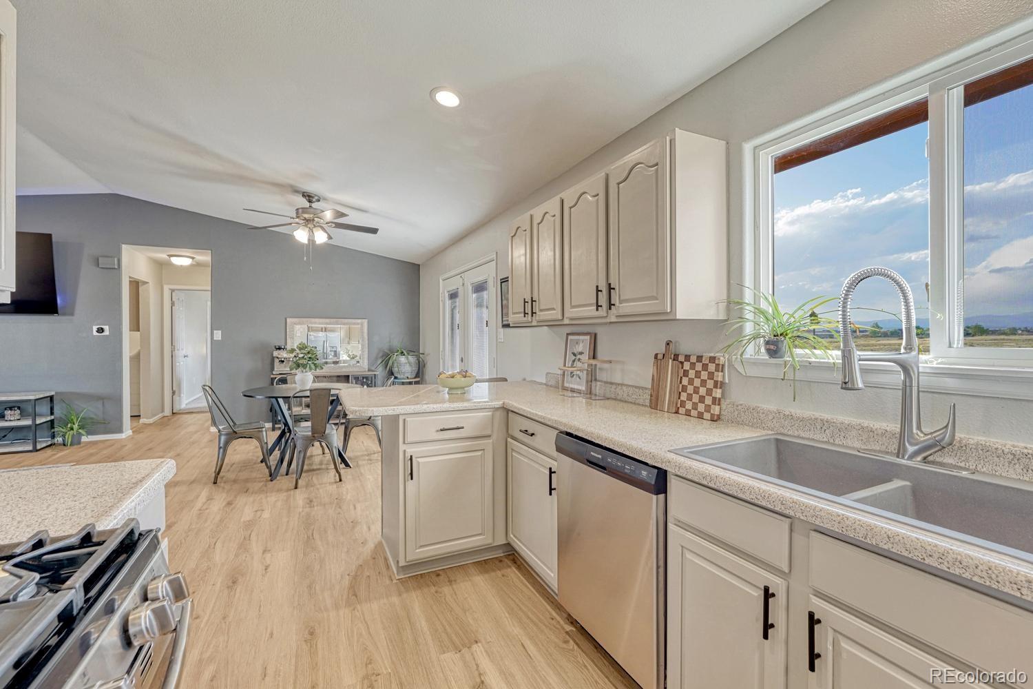 MLS Image #15 for 831 e paseo dorado drive,pueblo, Colorado
