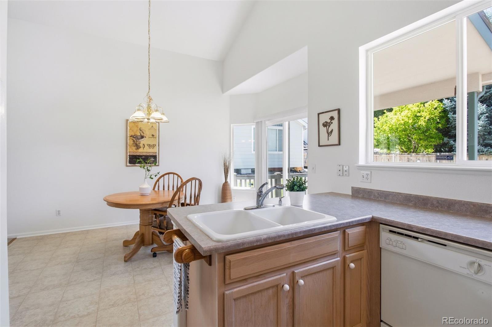 MLS Image #16 for 10627  madison street,denver, Colorado