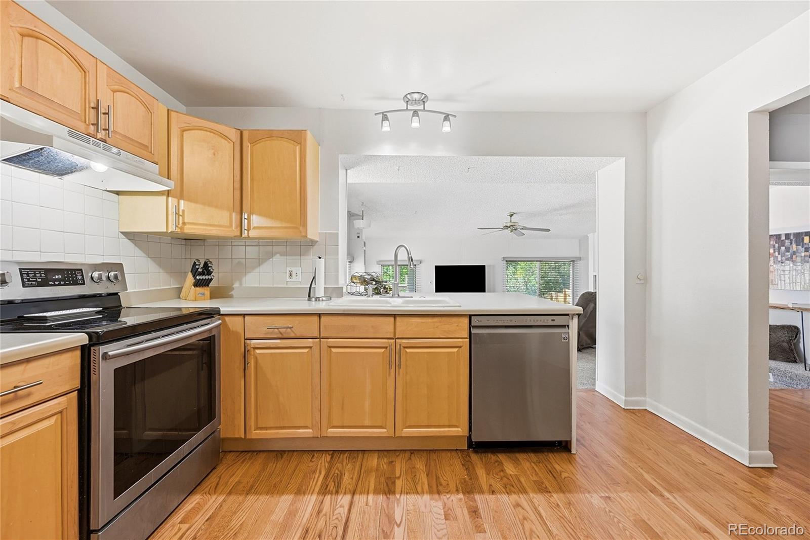 MLS Image #11 for 6861 s washington street,littleton, Colorado