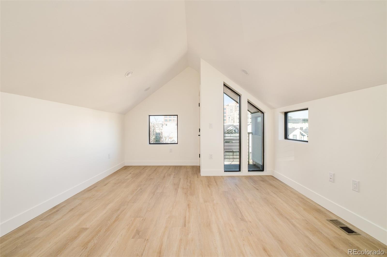 MLS Image #26 for 3416  lawrence street,denver, Colorado