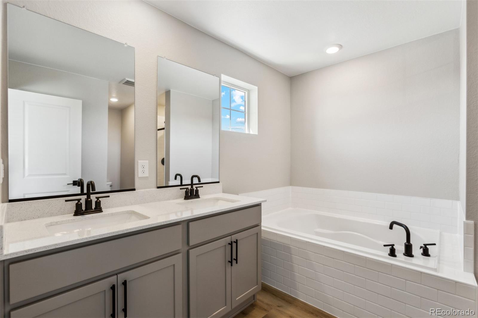 MLS Image #14 for 9371  truckee court,commerce city, Colorado